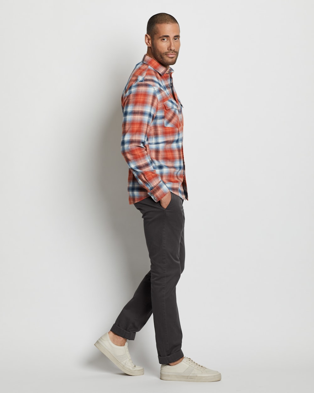 MEN'S WYATT SHIRT IN RED BARN/DENIM PLAID image number 1