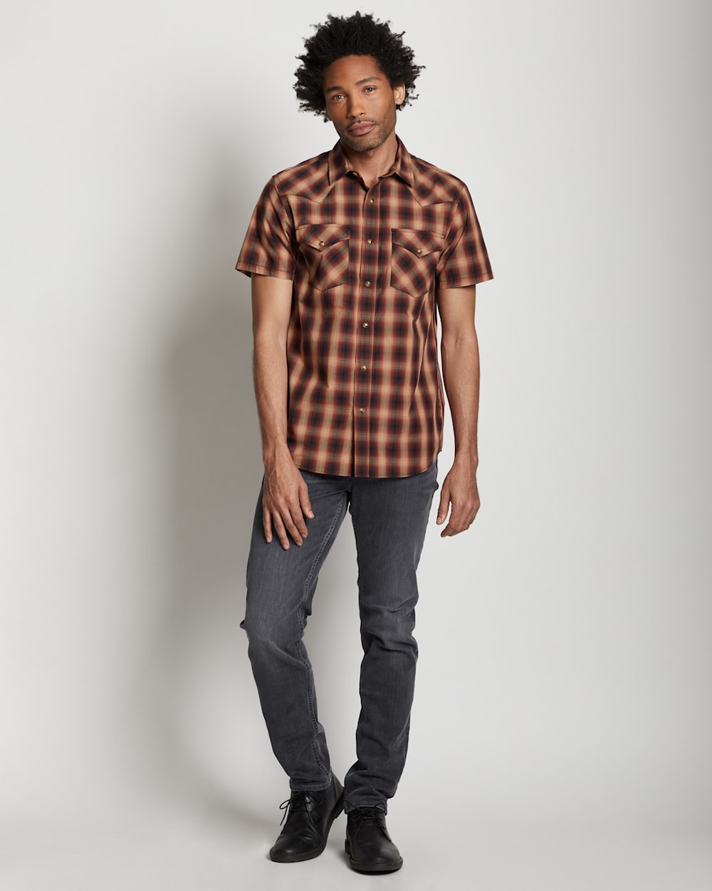 MEN'S SHORT-SLEEVE FRONTIER SHIRT IN RED/TAN/BLACK OMBRE image number 1