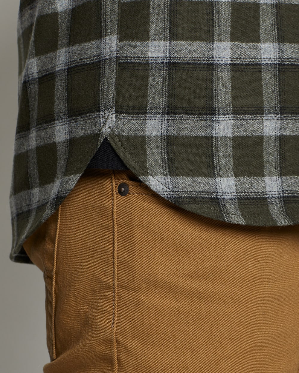 ALTERNATE VIEW OF MEN'S ULTRALUXE MERINO SHIRT IN GREEN/GREY PLAID image number 3