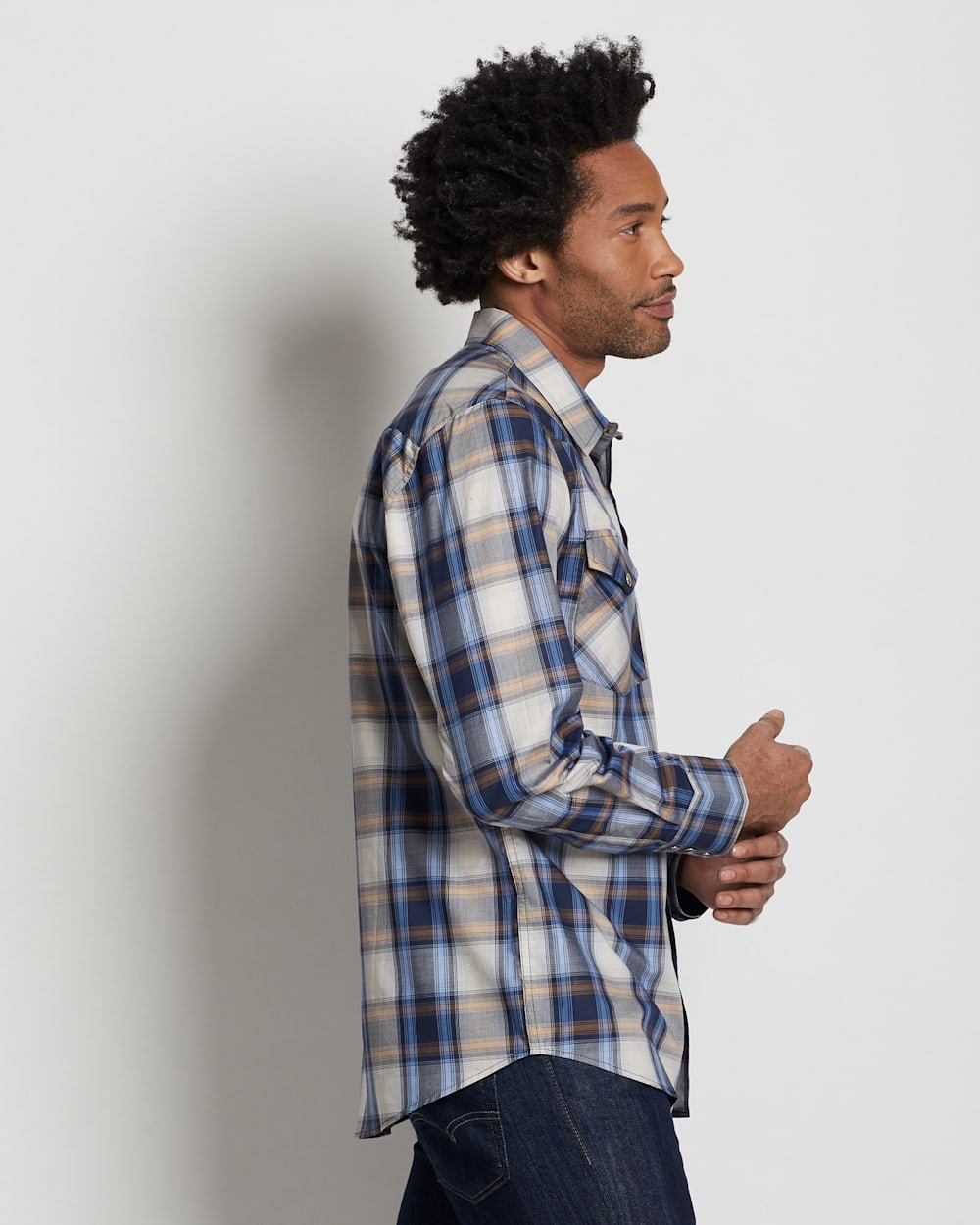 ALTERNATE VIEW OF MEN'S LONG-SLEEVE BISHOP COTTON SHIRT IN NAVY/SKY/TAN PLAID image number 6
