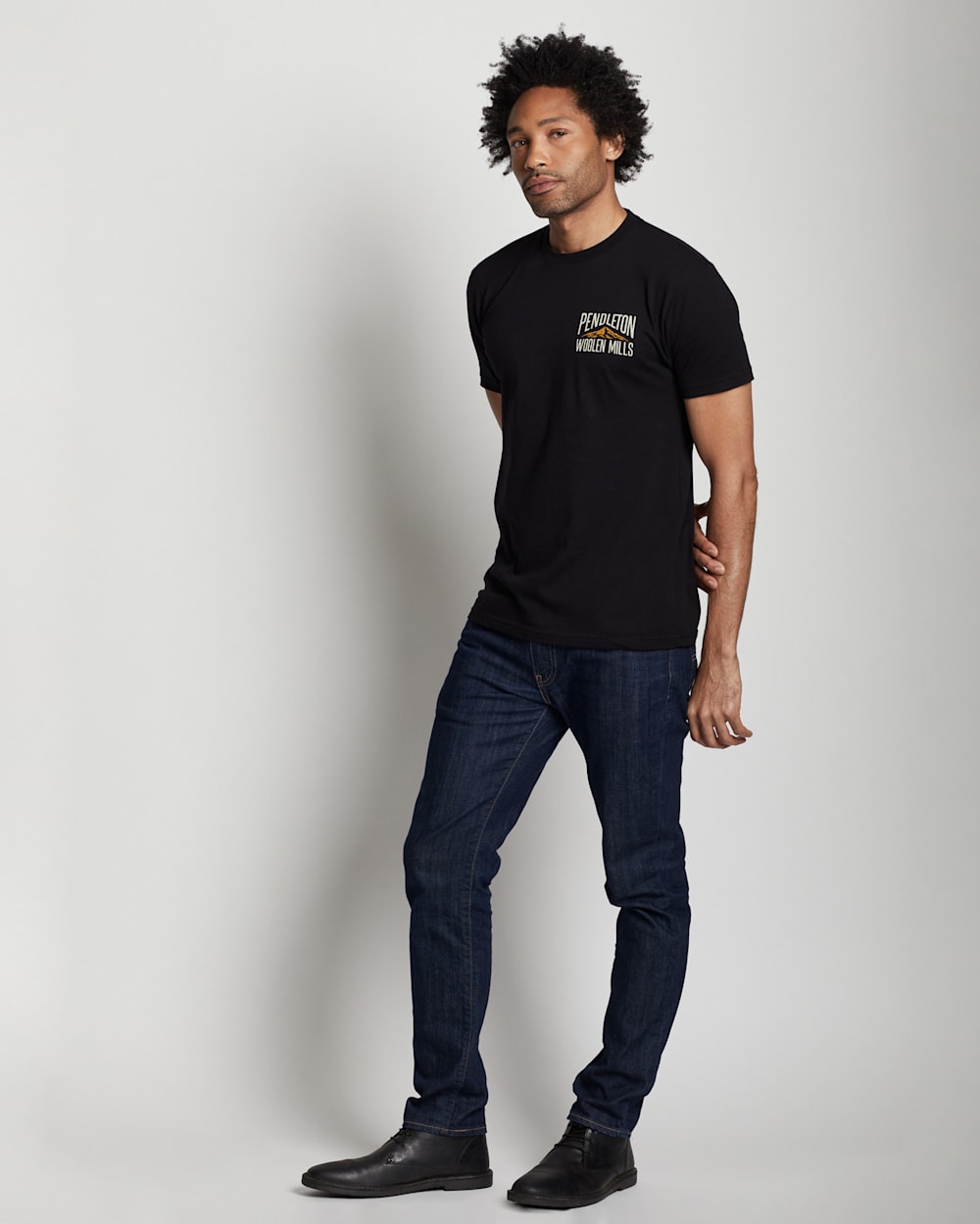 ALTERNATE VIEW OF MEN'S OVERSIZED LOGO GRAPHIC TEE IN BLACK/WHITE image number 6