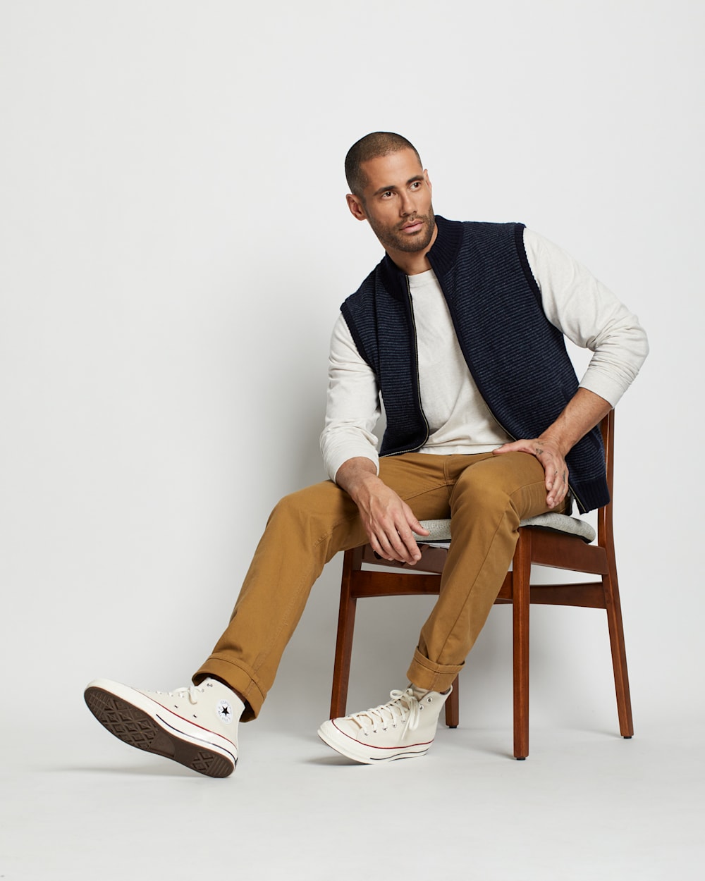 ALTERNATE VIEW OF MEN'S SHETLAND SWEATER VEST IN NAVY/INDIGO image number 5