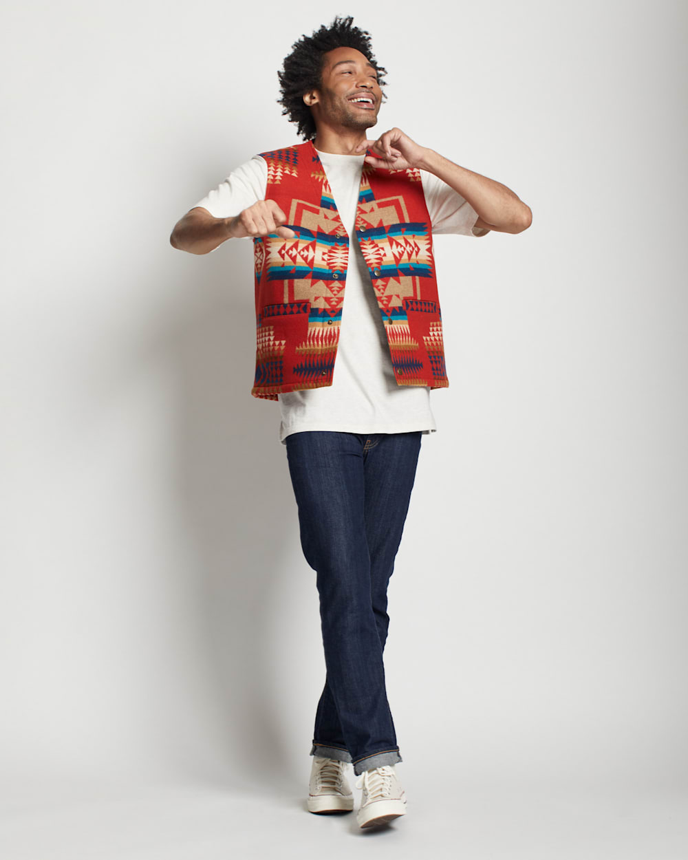 ALTERNATE VIEW OF MEN'S QUILTED SNAP VEST IN RED CHIEF JOSEPH image number 6
