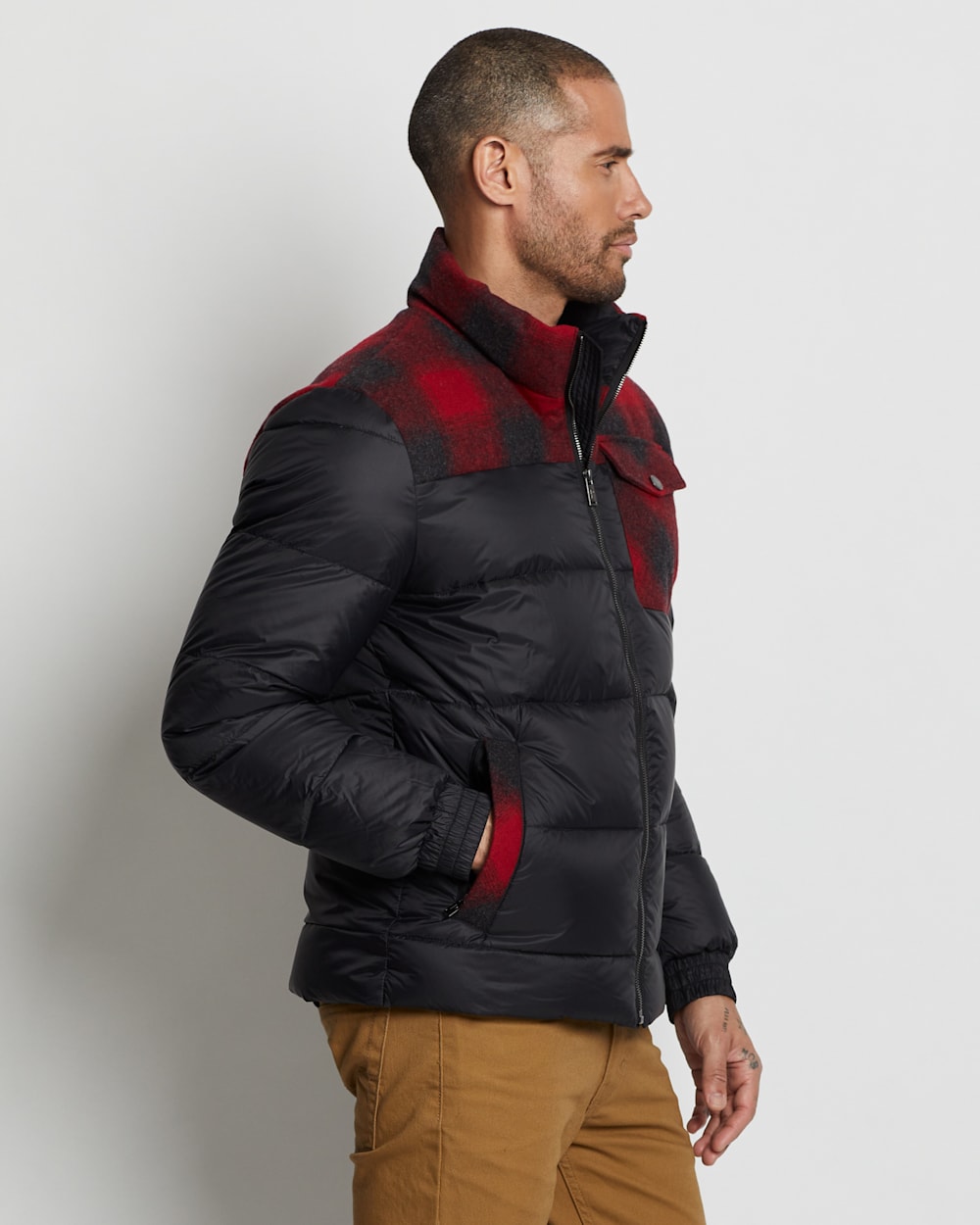 ALTERNATE VIEW OF MEN'S GRIZZLY PEAK PUFFER IN BLACK/RED OMBRE image number 5
