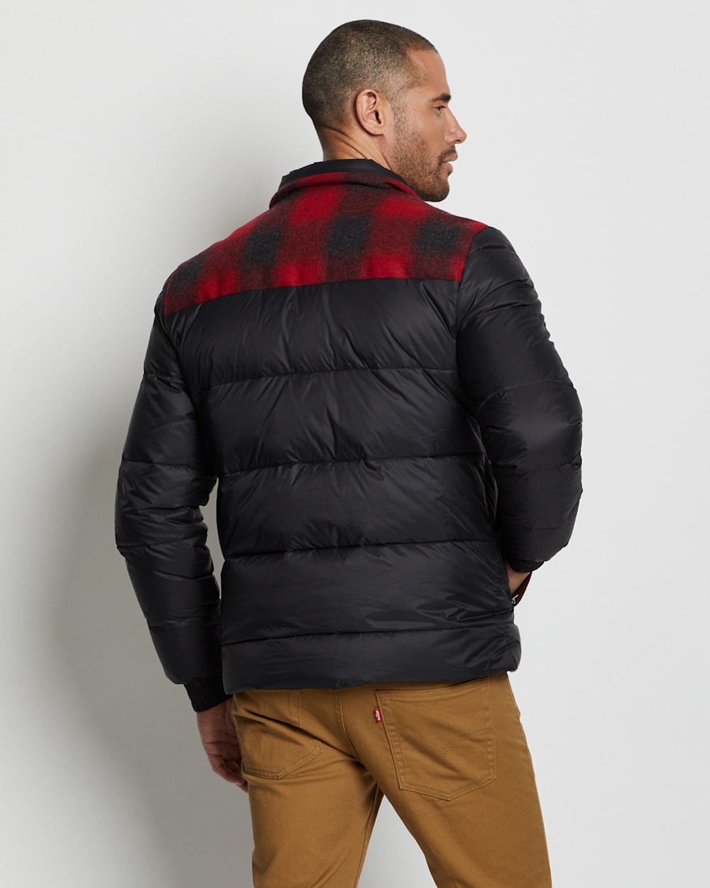 ALTERNATE VIEW OF MEN'S GRIZZLY PEAK PUFFER IN BLACK/RED OMBRE image number 6