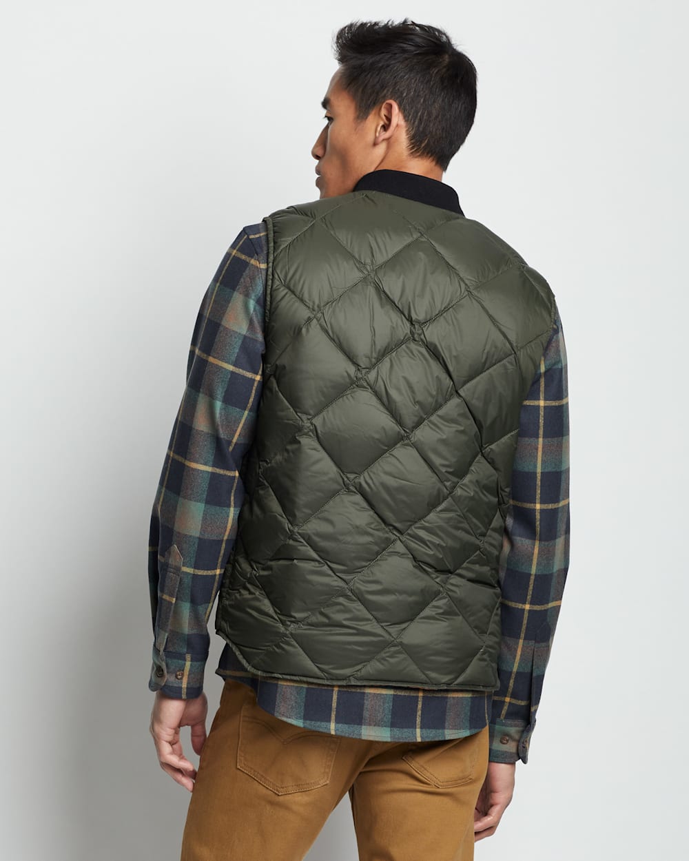 ALTERNATE VIEW OF MEN'S WILD HORSE REVERSIBLE DOWN VEST IN BLACK PUEBLO DWELLING image number 5