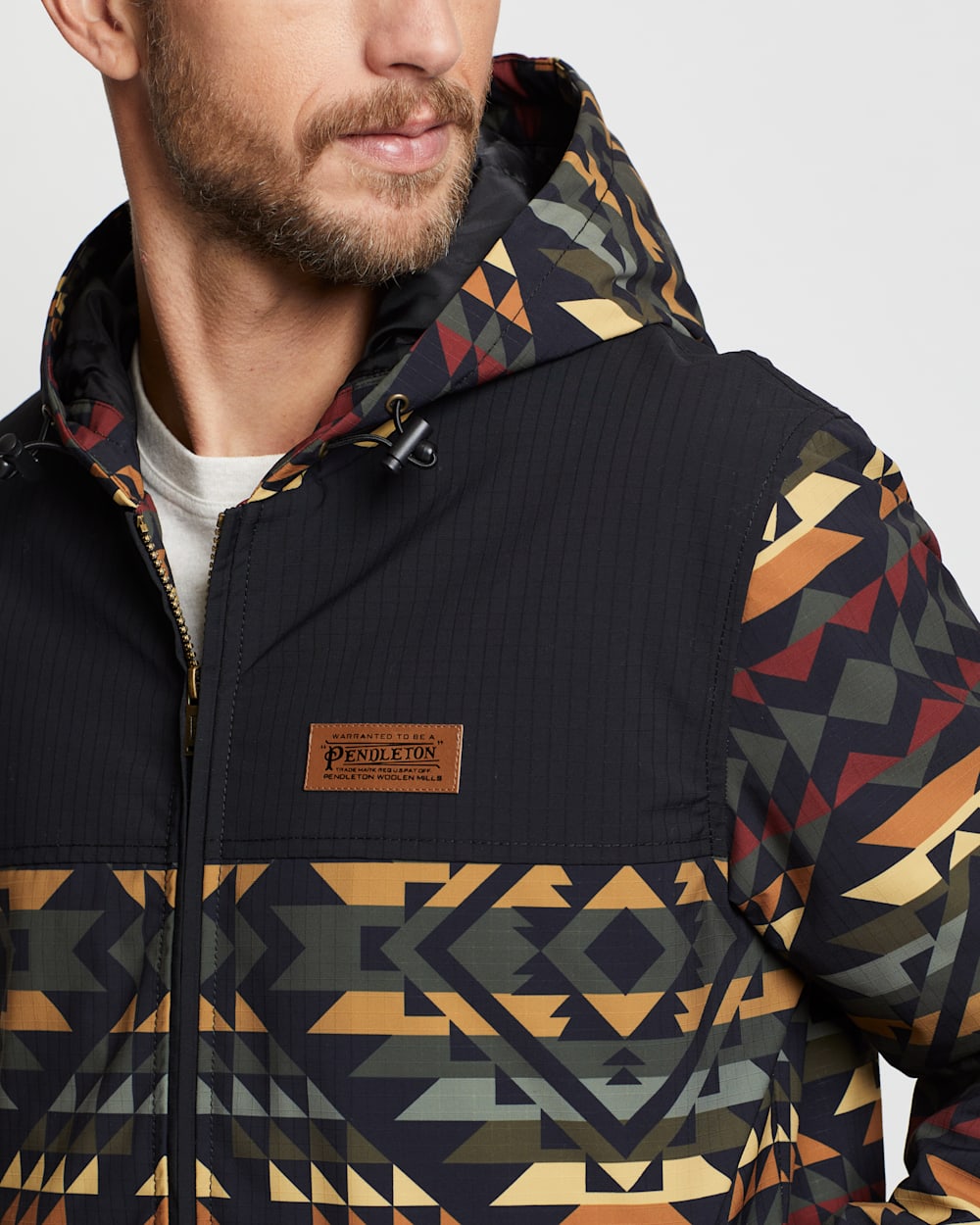 ALTERNATE VIEW OF MEN'S BOW PASS HOODED JACKET IN BLACK SMITH ROCK image number 2