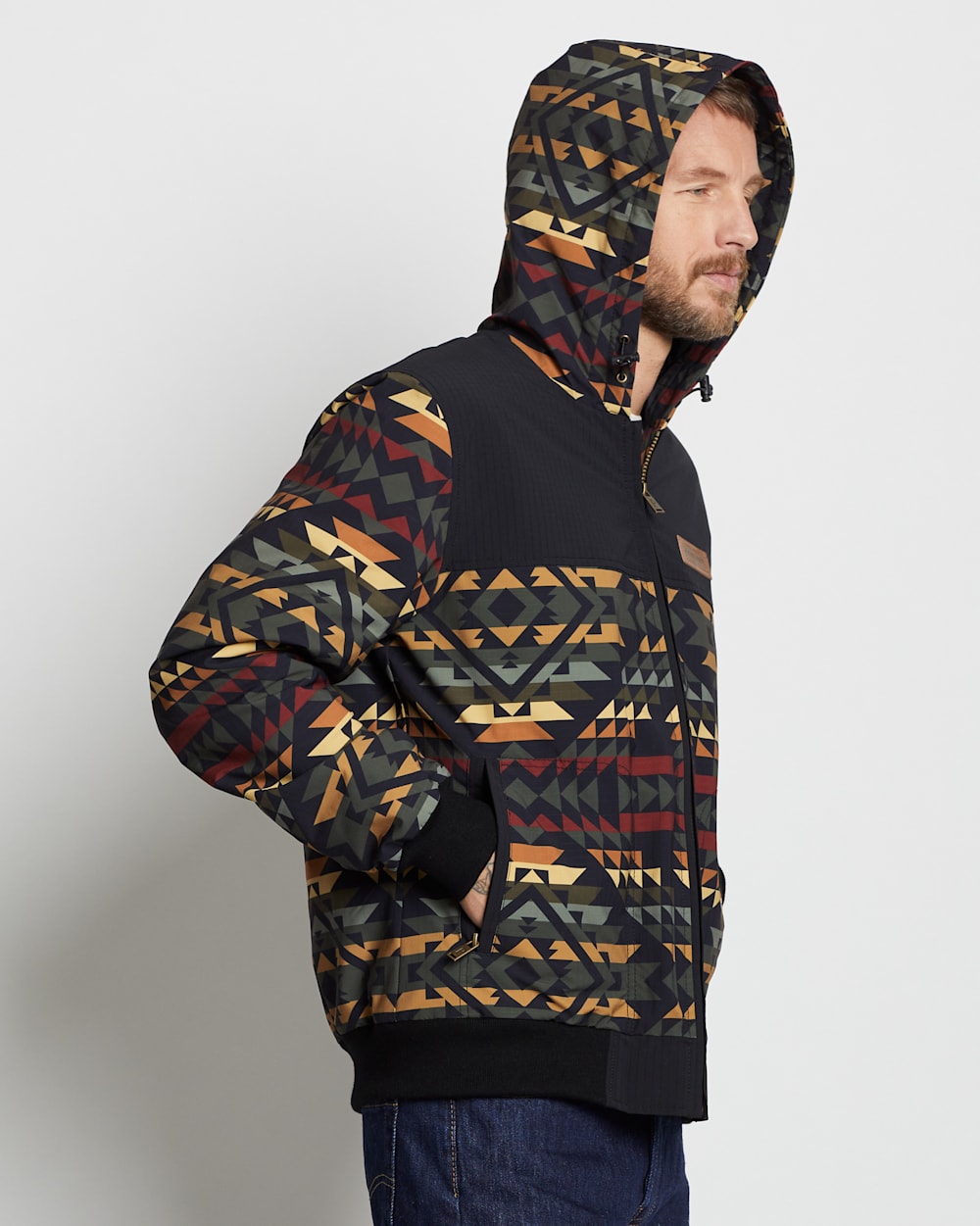 ALTERNATE VIEW OF MEN'S BOW PASS HOODED JACKET IN BLACK SMITH ROCK image number 3