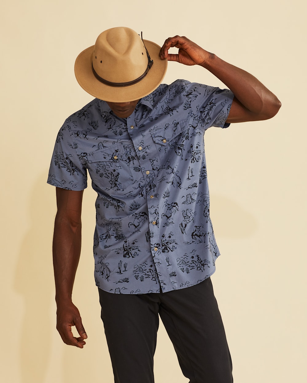 ALTERNATE VIEW OF MEN'S SHORT-SLEEVE LARAMIE SNAP-FRONT SHIRT IN BLUE LARIAT image number 5