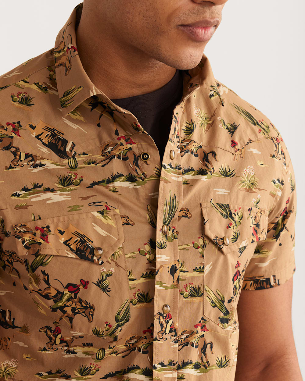 ALTERNATE VIEW OF MEN'S SHORT-SLEEVE LARAMIE SNAP-FRONT SHIRT IN DESERT RIDER image number 4