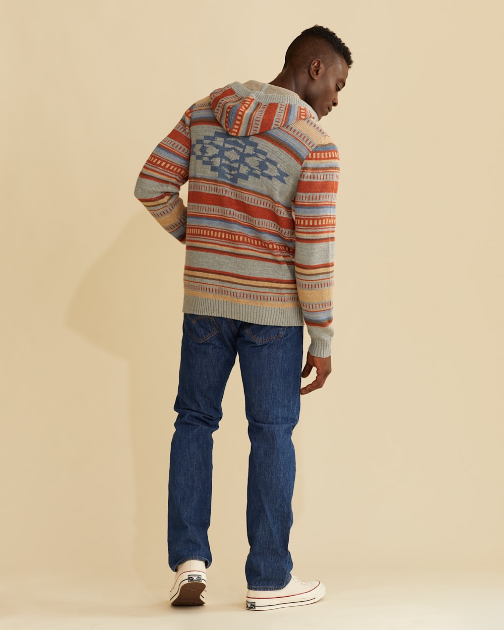 ALTERNATE VIEW OF MEN'S MEDALLION COTTON HOODIE IN HEATHER GREY STRIPE image number 5