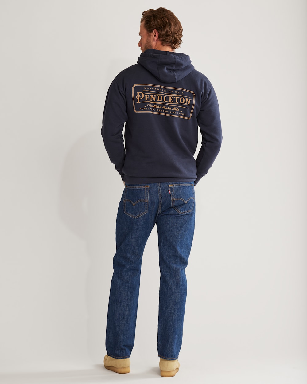 ALTERNATE VIEW OF MEN'S HERITAGE LOGO HOODIE IN NAVY/GOLD image number 2