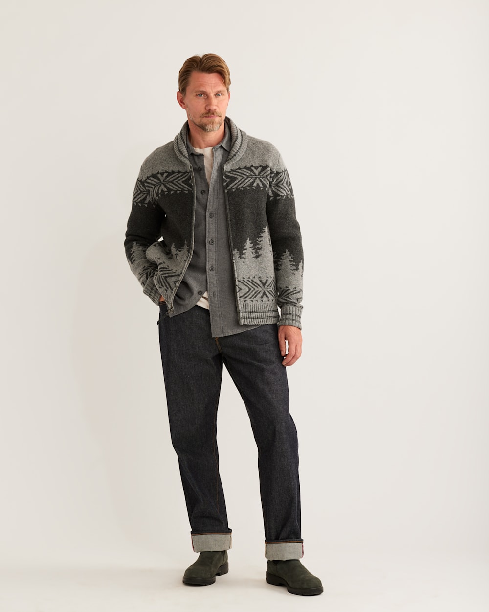 MEN'S SCENIC PEAK LAMBSWOOL CARDIGAN IN CHARCOAL/NATURAL image number 1