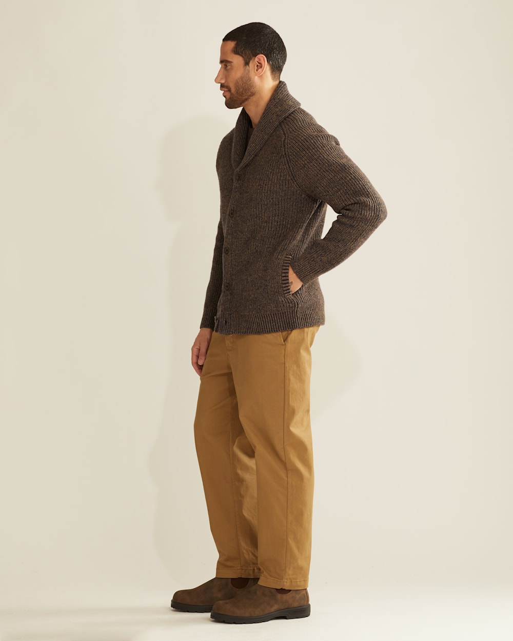 SIDE VIEW OF MEN'S LAMBSWOOL SHAWL COLLAR CARDIGAN IN KHAKI/NAVY TWIST image number 2