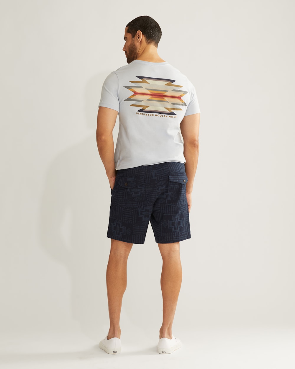 ALTERNATE VIEW OF MEN'S CRUISER SHORTS IN INDIGO HARDING image number 4