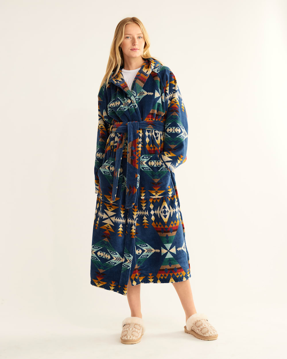 UNISEX COTTON TERRY VELOUR ROBE IN NAVY DIAMOND PEAK image number 1