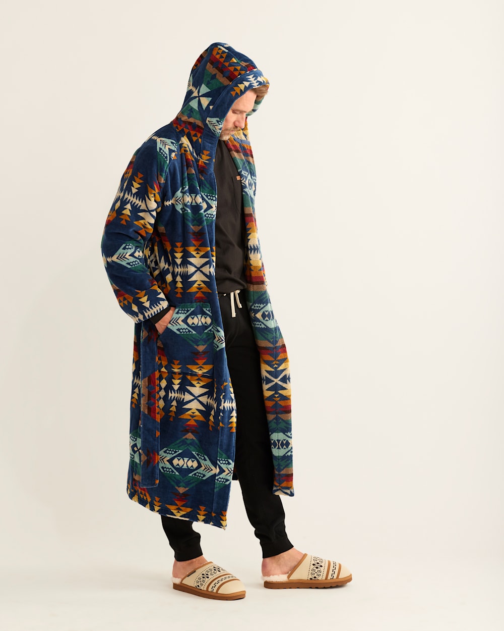 ALTERNATE VIEW OF UNISEX COTTON TERRY VELOUR ROBE IN NAVY DIAMOND PEAK image number 2