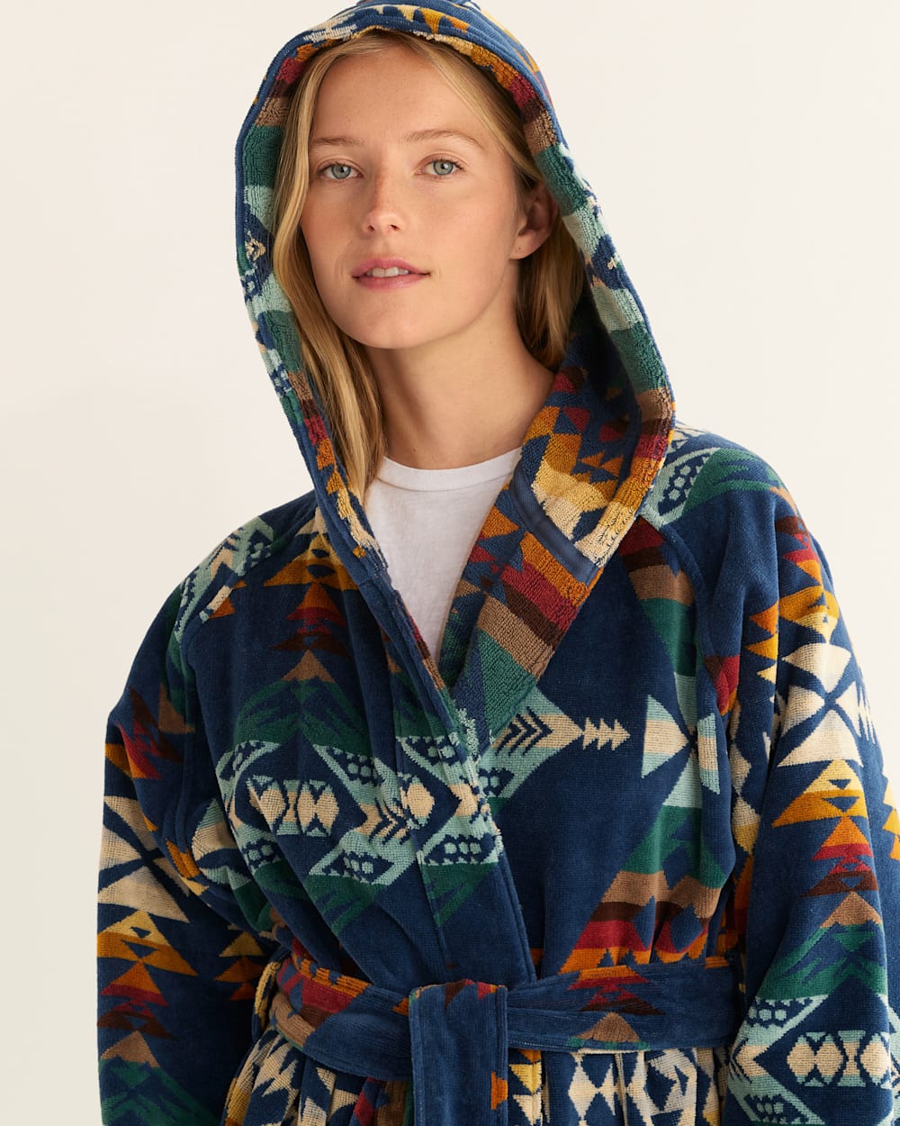 ALTERNATE VIEW OF UNISEX COTTON TERRY VELOUR ROBE IN NAVY DIAMOND PEAK image number 7