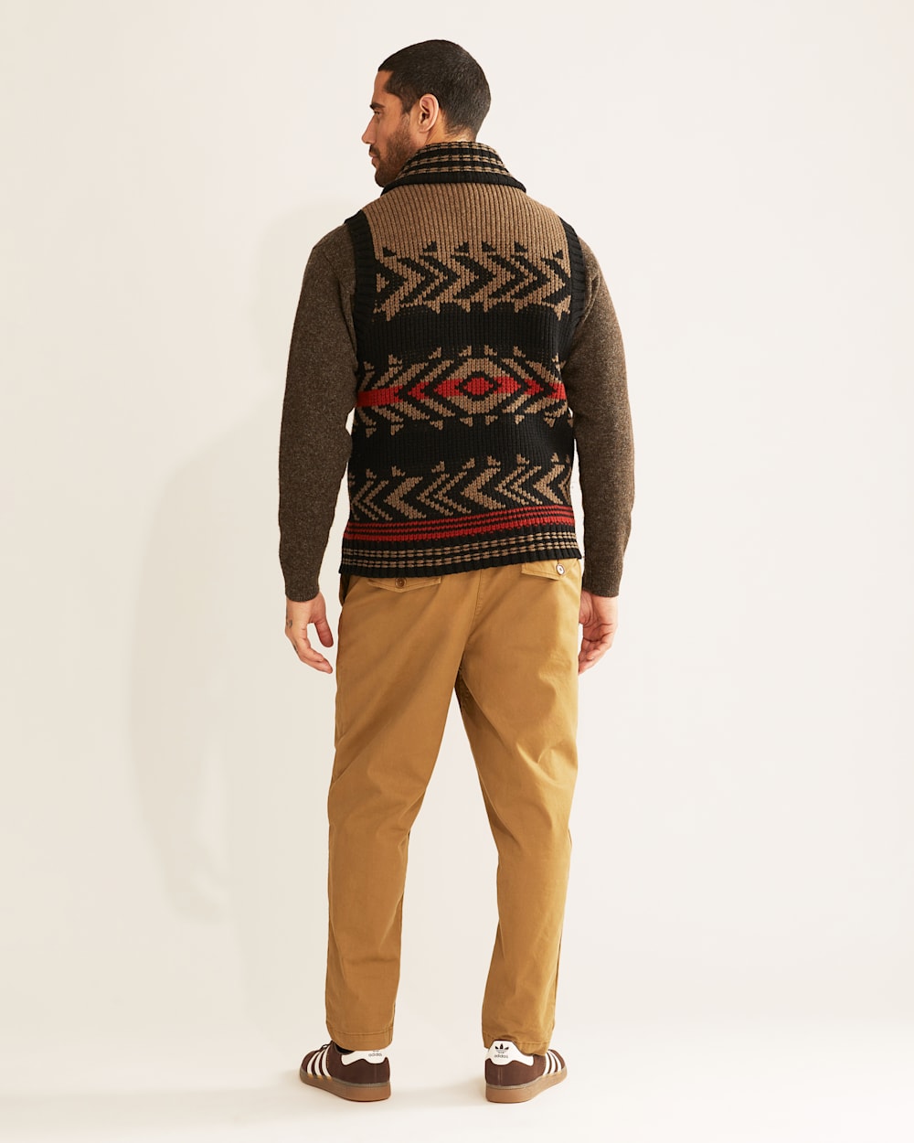 ALTERNATE VIEW OF MEN'S PEAK STRIPE LAMBSWOOL VEST IN BROWN/BLACK/RED image number 3