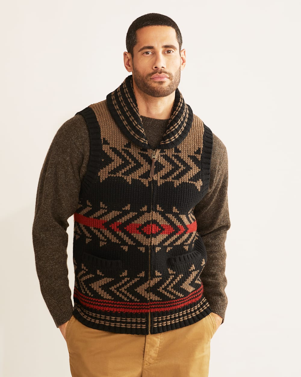 ALTERNATE VIEW OF MEN'S PEAK STRIPE LAMBSWOOL VEST IN BROWN/BLACK/RED image number 4