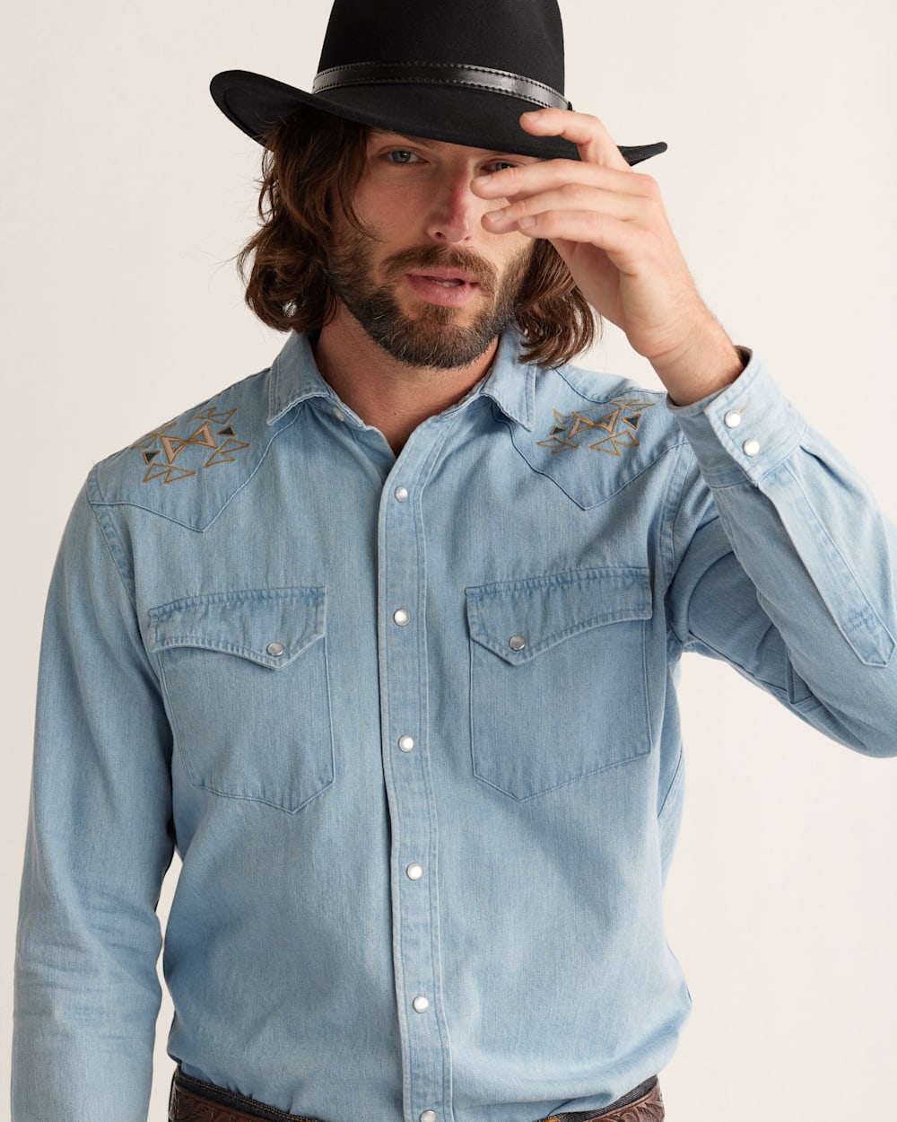 MEN'S WYATT EMBROIDERED DENIM SHIRT IN FADED INDIGO image number 1