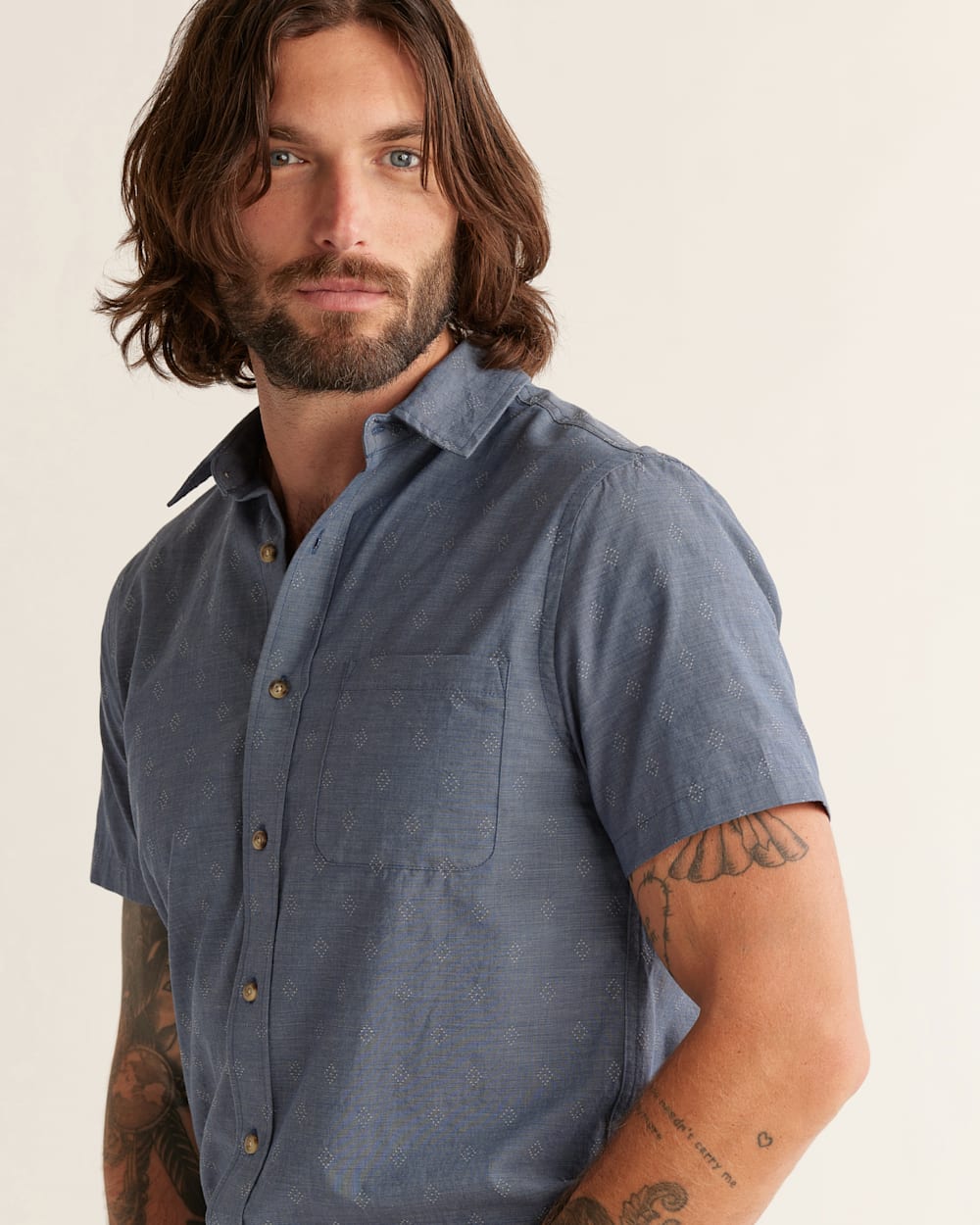 ALTERNATE VIEW OF MEN'S COLFAX DIAMOND DOBBY COTTON SHIRT IN DARK INDIGO image number 4