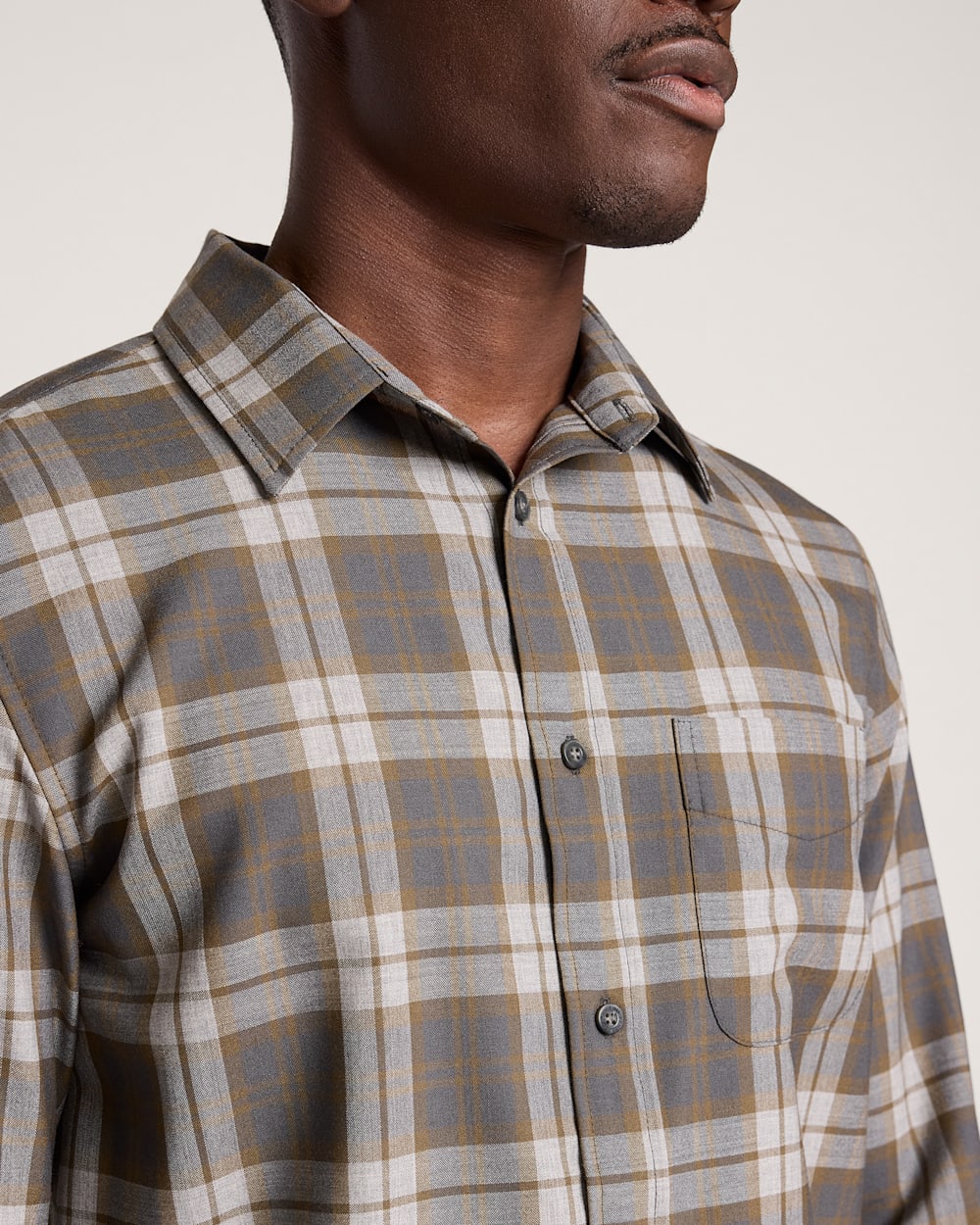 ALTERNATE VIEW OF MEN'S LODGE MERINO SHIRT IN OLIVE/GREY MIX PLAID image number 4