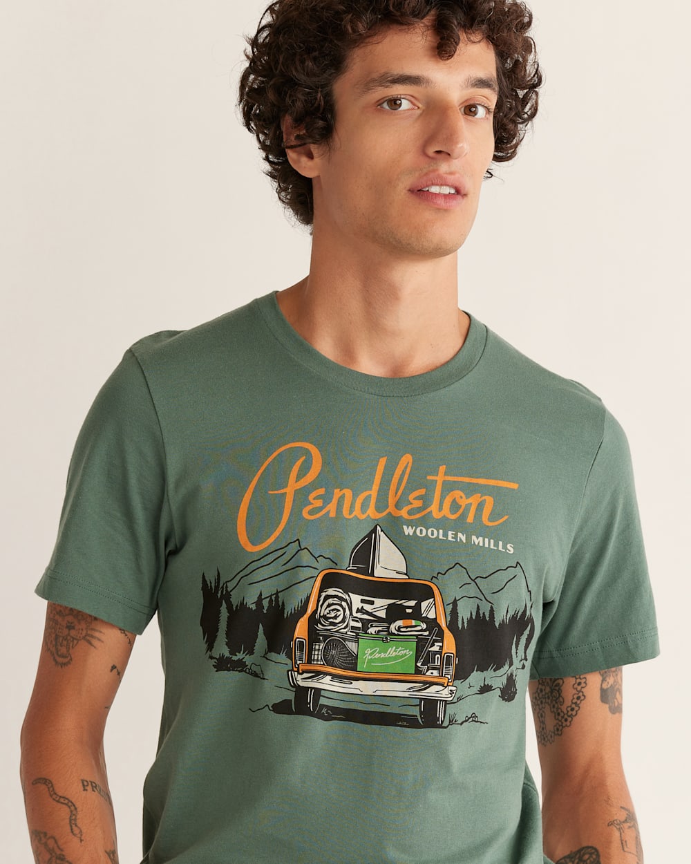 ALTERNATE VIEW OF MEN'S CAMPER GRAPHIC TEE IN PINE/ORANGE image number 4