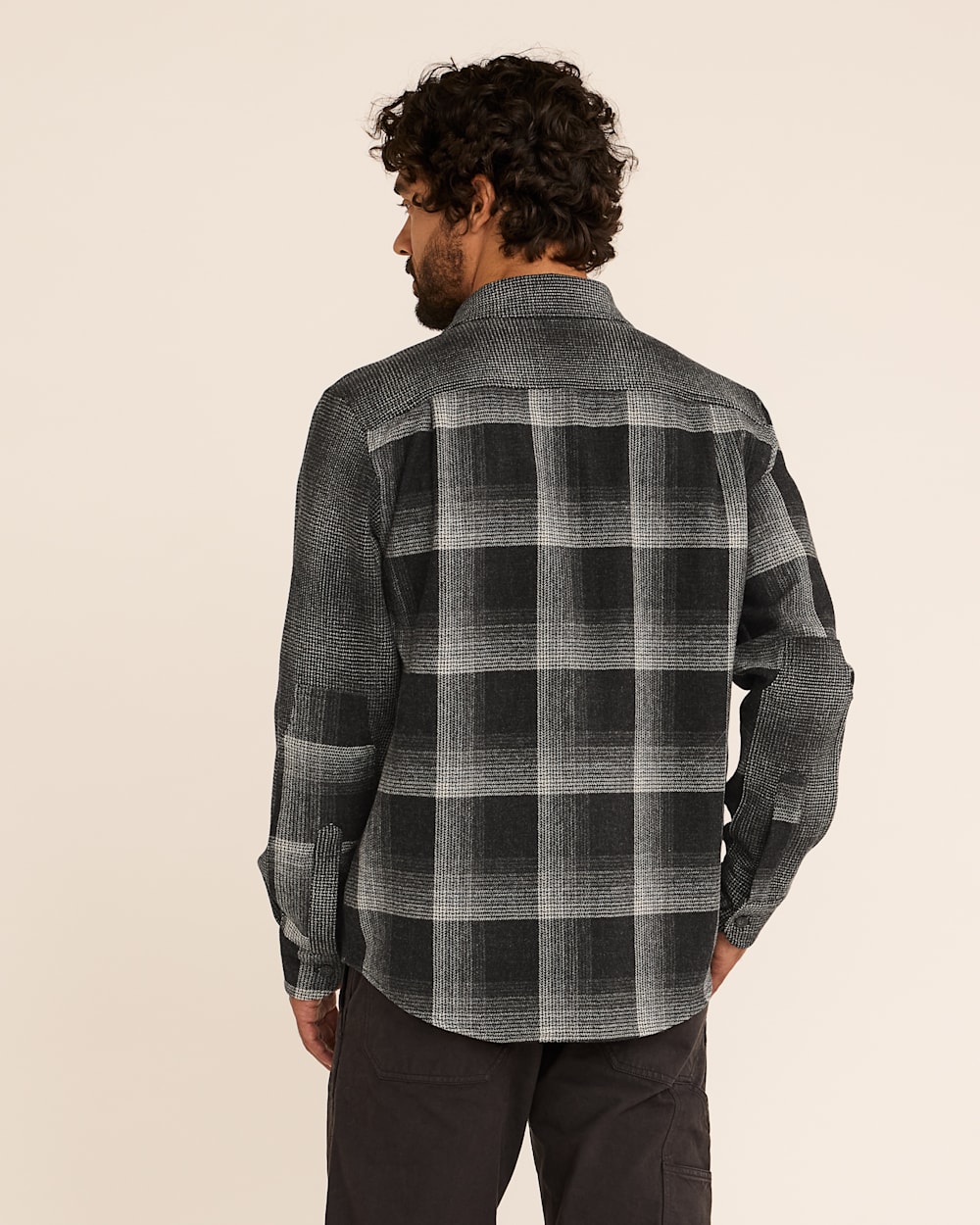 ALTERNATE VIEW OF MEN'S CENTENNIAL PLAID SHIRT IN OXFORD/GREY MIX OMBRE image number 3