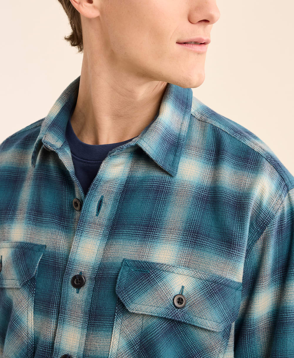 ALTERNATE VIEW OF MEN'S PLAID BURNSIDE DOUBLEBRUSHED FLANNEL SHIRT IN NAVY/BLUE/GREY PLAID image number 4