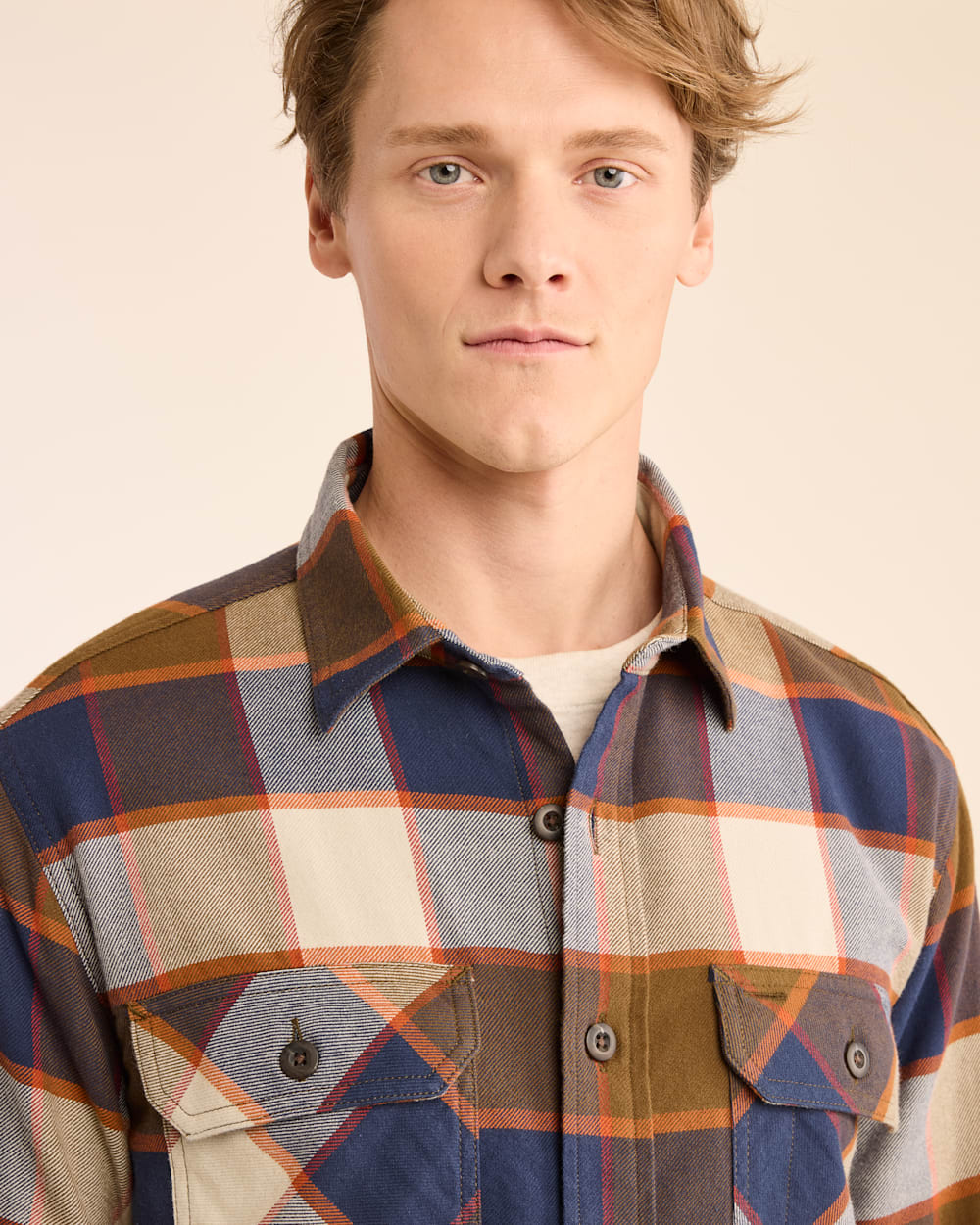 ALTERNATE VIEW OF MEN'S PLAID BURNSIDE DOUBLEBRUSHED FLANNEL SHIRT IN NAVY/GREY/OCHRE PLAID image number 4