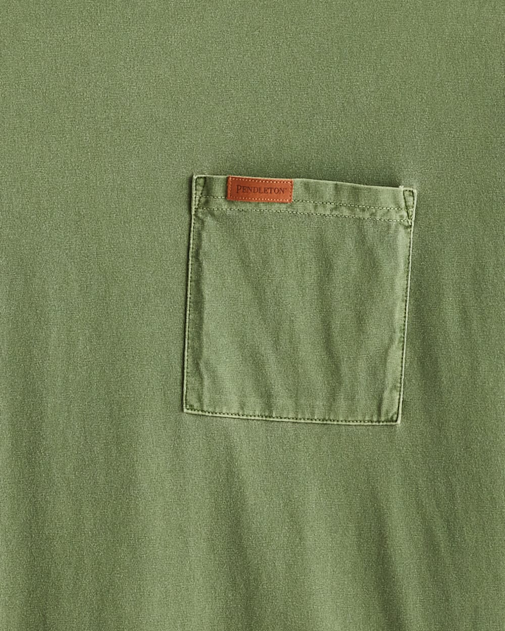 ALTERNATE VIEW OF MEN'S SHORT-SLEEVE DESCHUTES POCKET TEE IN FERN GREEN image number 2