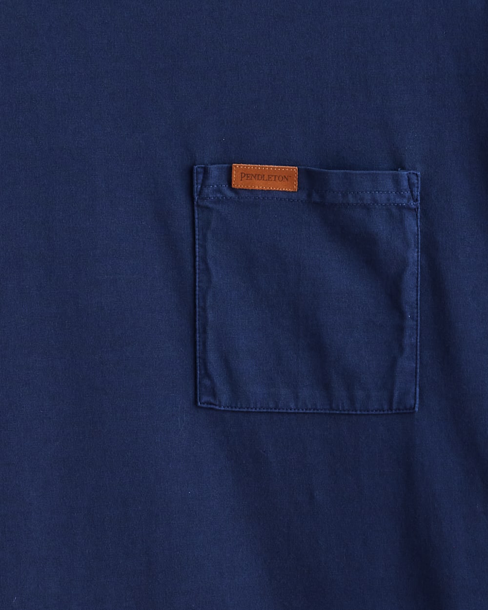 ALTERNATE VIEW OF MEN'S SHORT-SLEEVE DESCHUTES POCKET TEE IN NAVY image number 2