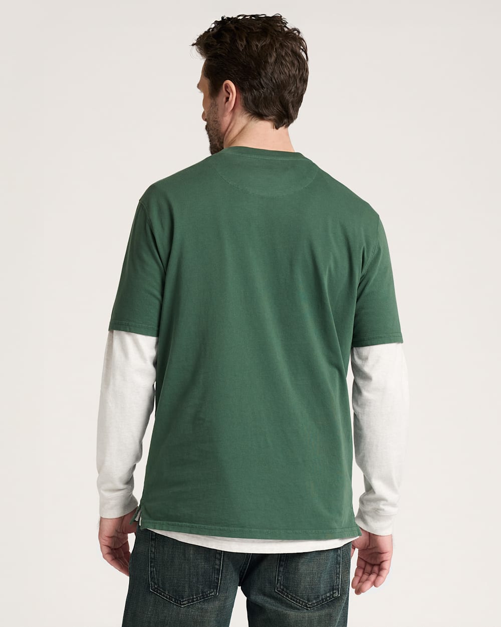 ALTERNATE VIEW OF MEN'S SHORT-SLEEVE DESCHUTES POCKET TEE IN FOREST GREEN image number 2