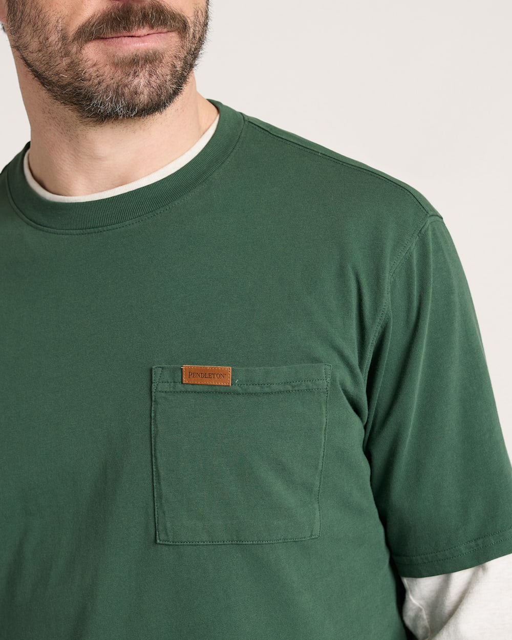 ALTERNATE VIEW OF MEN'S SHORT-SLEEVE DESCHUTES POCKET TEE IN FOREST GREEN image number 4