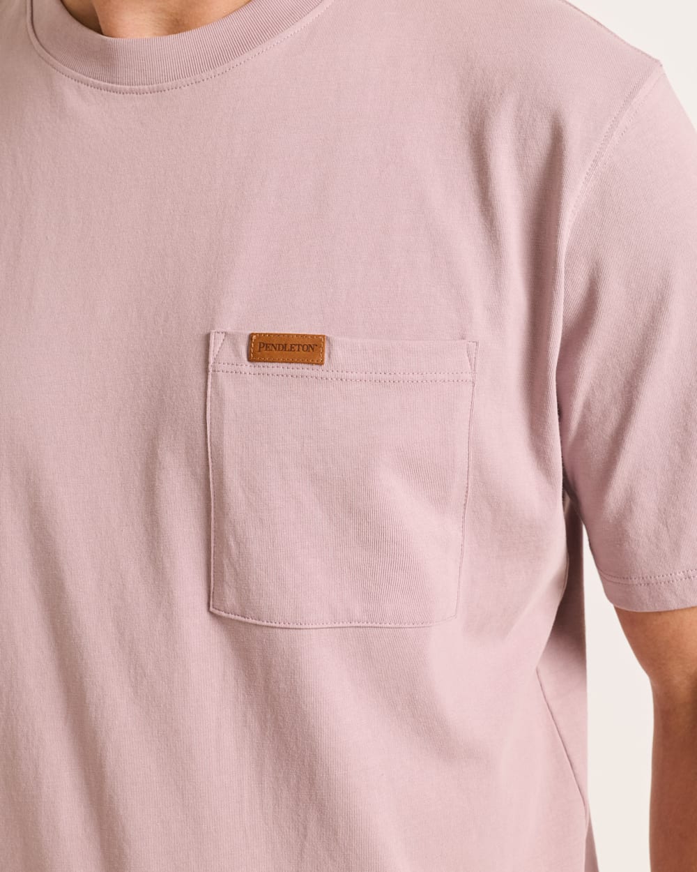 ALTERNATE VIEW OF MEN'S SHORT-SLEEVE DESCHUTES POCKET TEE IN LIGHT PURPLE image number 4