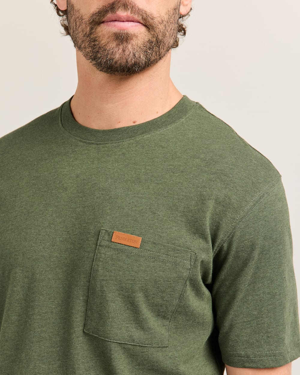 ALTERNATE VIEW OF MEN'S SHORT-SLEEVE DESCHUTES POCKET TEE IN GREEN HEATHER image number 4