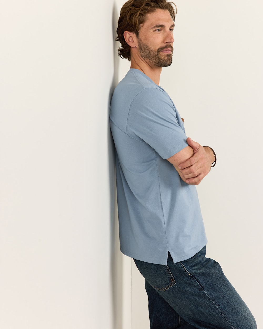 ALTERNATE VIEW OF MEN'S SHORT-SLEEVE DESCHUTES POCKET TEE IN STEEL BLUE image number 3