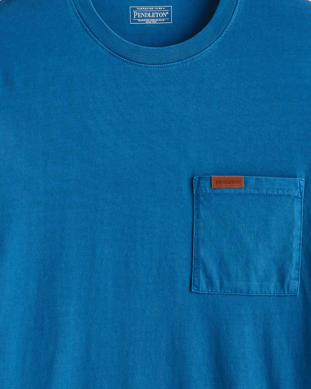 ALTERNATE VIEW OF MEN'S LONG-SLEEVE DESCHUTES POCKET TEE IN SET SAIL BLUE image number 2