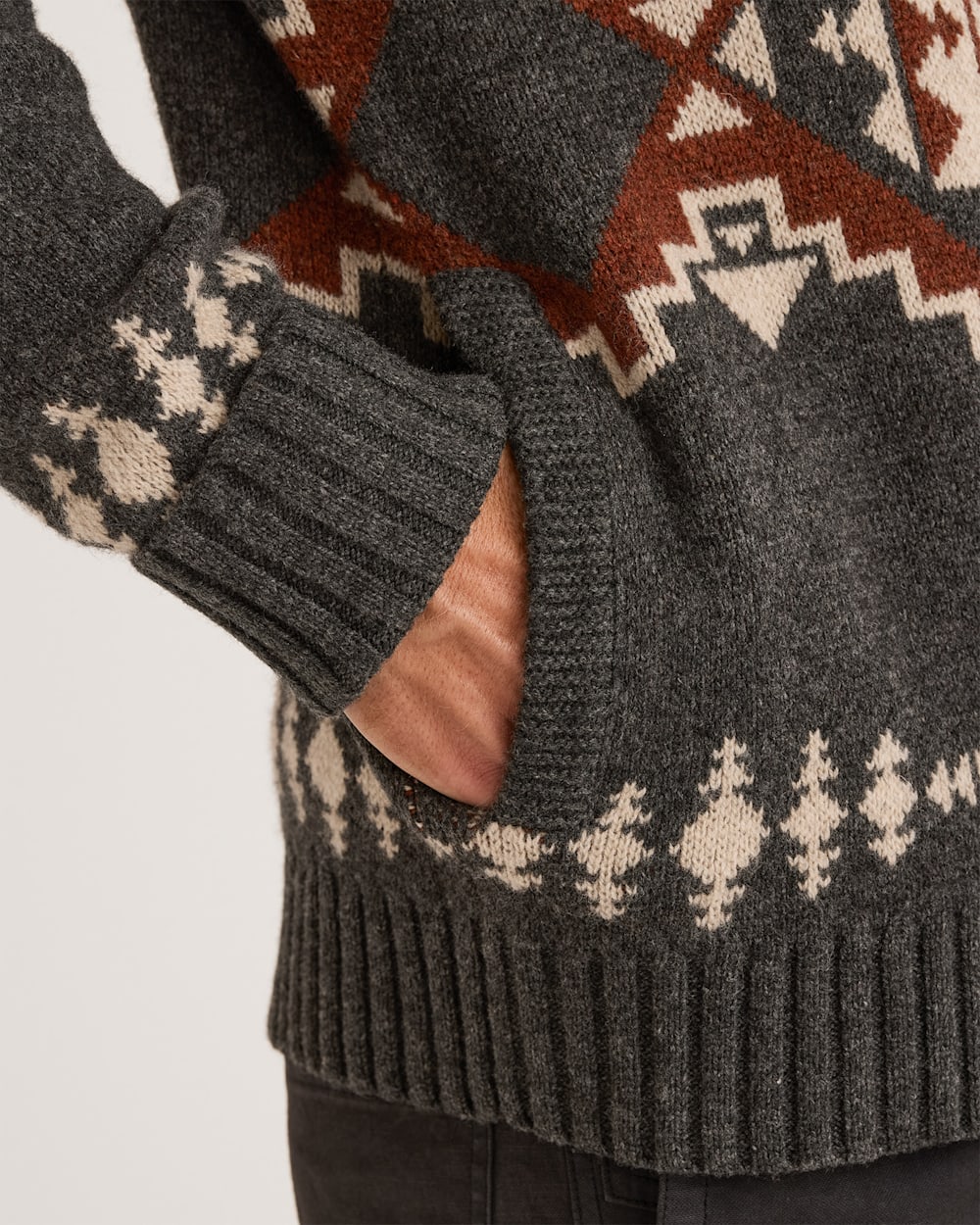 ALTERNATE VIEW OF MEN'S FOUR CORNERS LAMBSWOOL CARDIGAN IN CHARCOAL image number 4