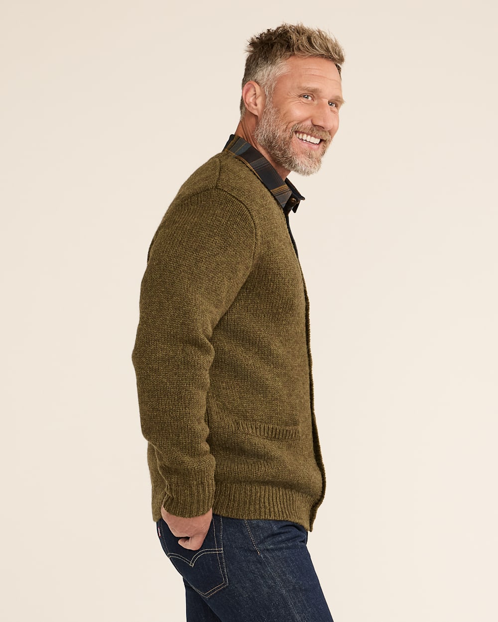 ALTERNATE VIEW OF MEN'S SHETLAND COLLECTION CARDIGAN IN MOSS HEATHER image number 2