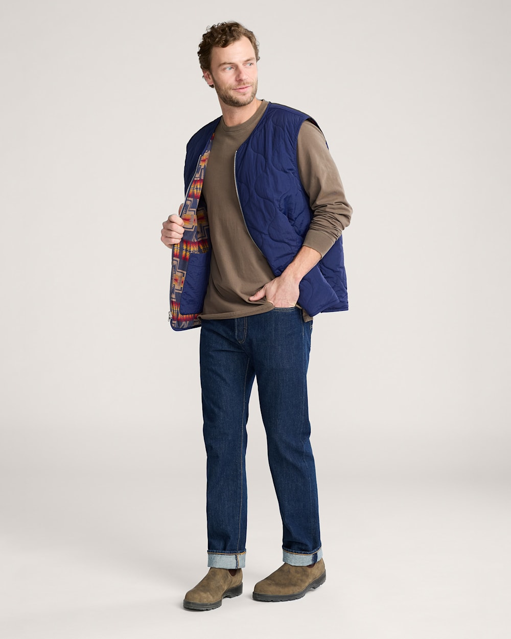 ALTERNATE VIEW OF MEN'S PENDLETON UK HARDING REVERSIBLE QUILTED VEST IN NAVY image number 2