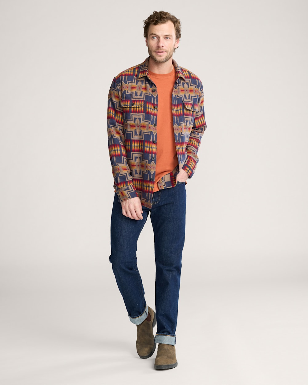 ALTERNATE VIEW OF MEN'S PENDLETON UK HARDING CHAMOIS SHIRT IN NAVY image number 4