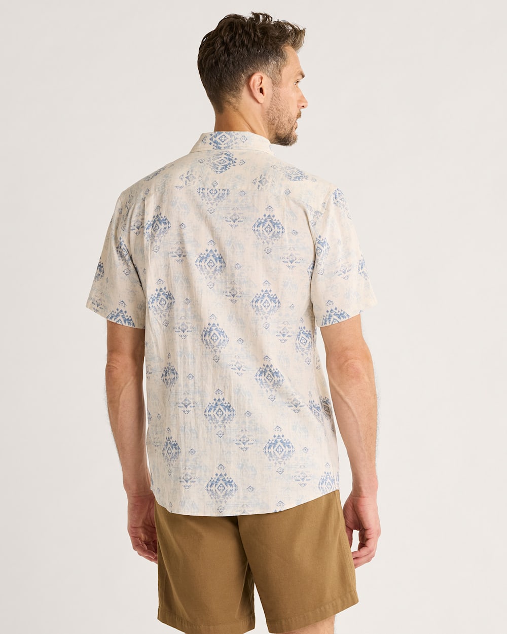 ALTERNATE VIEW OF MEN'S SHORELINE LINEN SHIRT IN BLUE AGATE BEACH image number 2