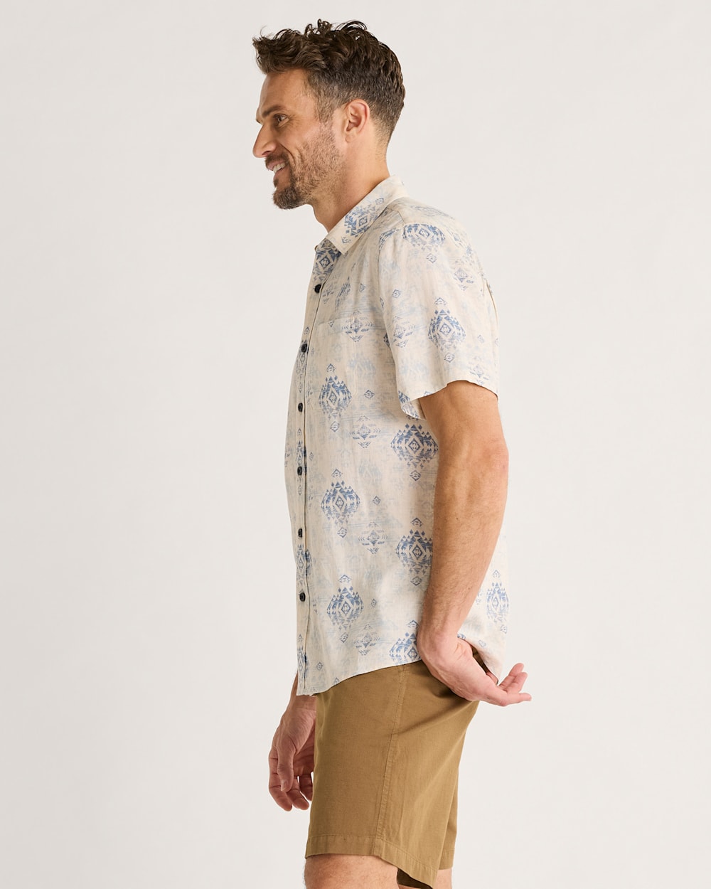 ALTERNATE VIEW OF MEN'S SHORELINE LINEN SHIRT IN BLUE AGATE BEACH image number 3