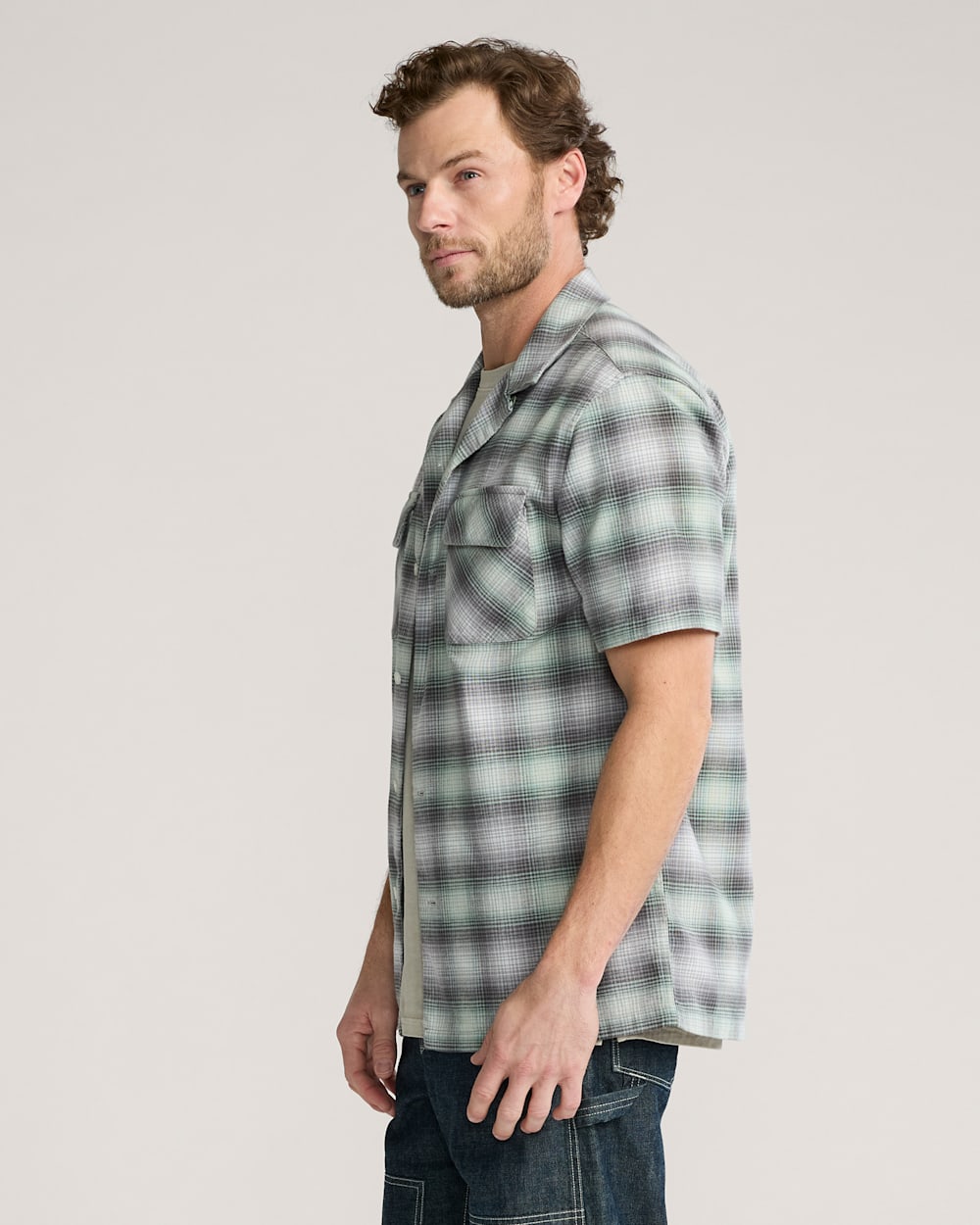 ALTERNATE VIEW OF MEN'S SHORT-SLEEVE PLAID COTTON BOARD SHIRT IN CHARCOAL/GREY PLAID image number 3