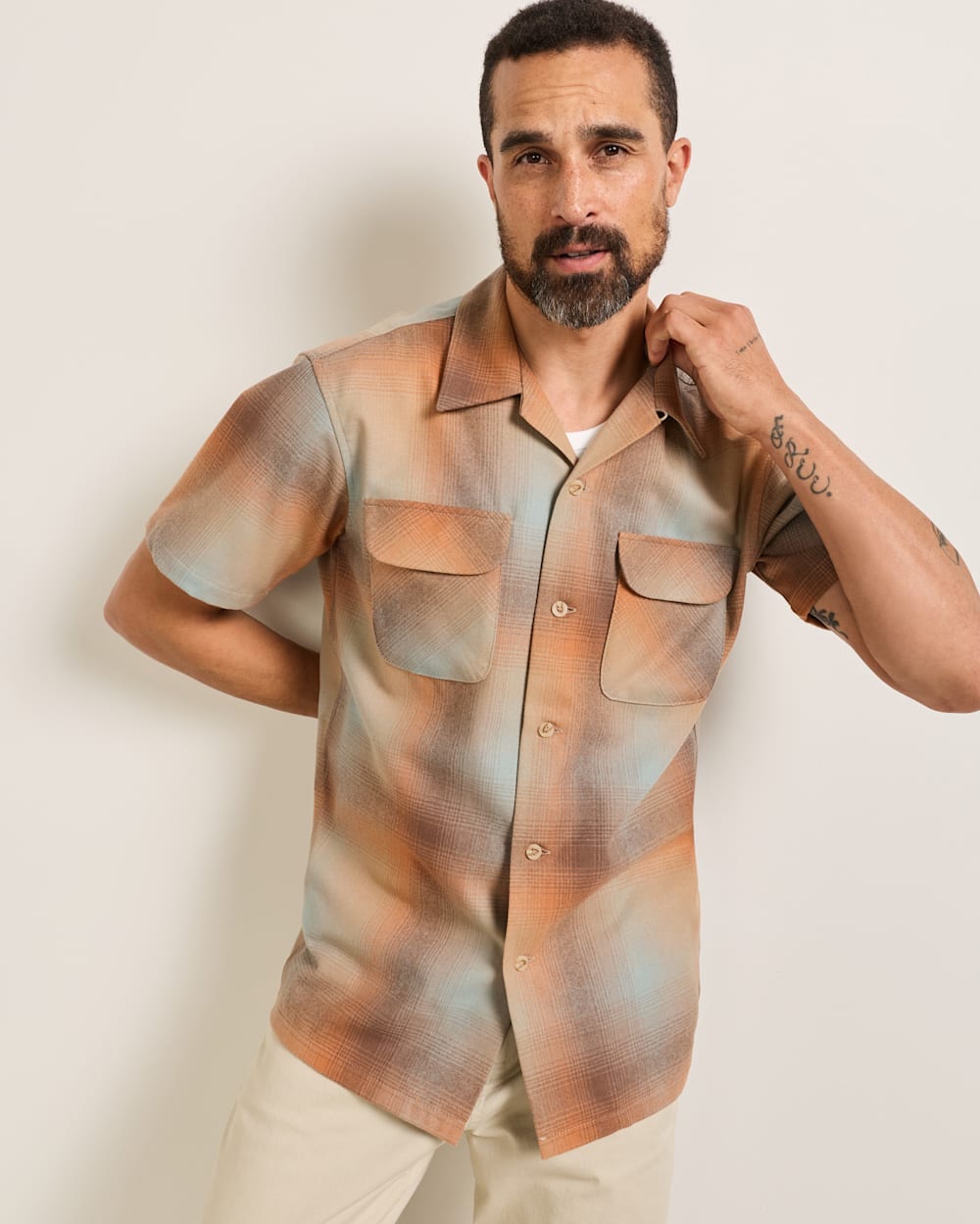 MEN'S SHORT-SLEEVE PLAID BOARD SHIRT IN TAN/ORANGE OMBRE image number 6