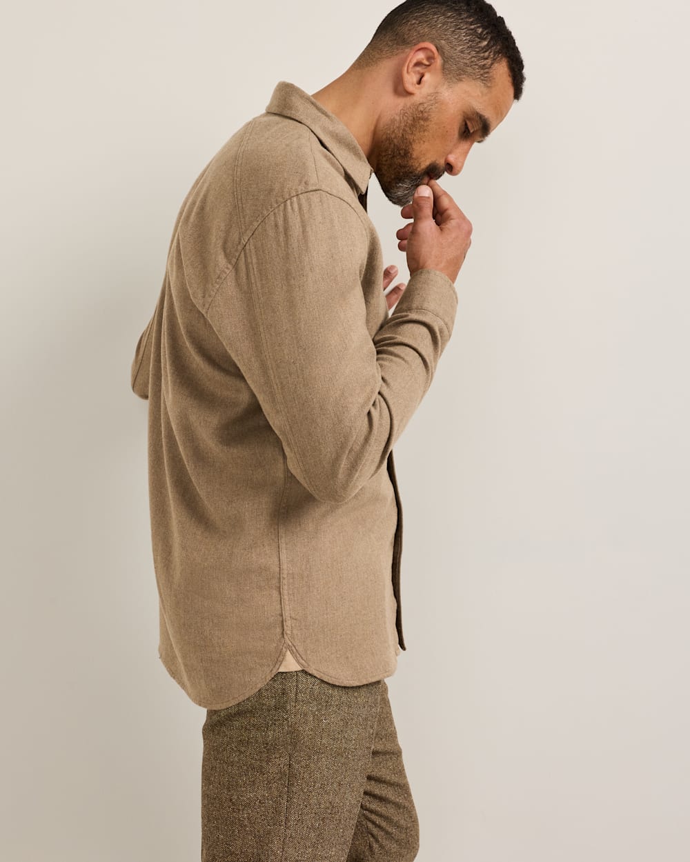 ALTERNATE VIEW OF MEN'S FREMONT COTTON FLANNEL SHIRT IN TAN DONEGAL HEATHER image number 3