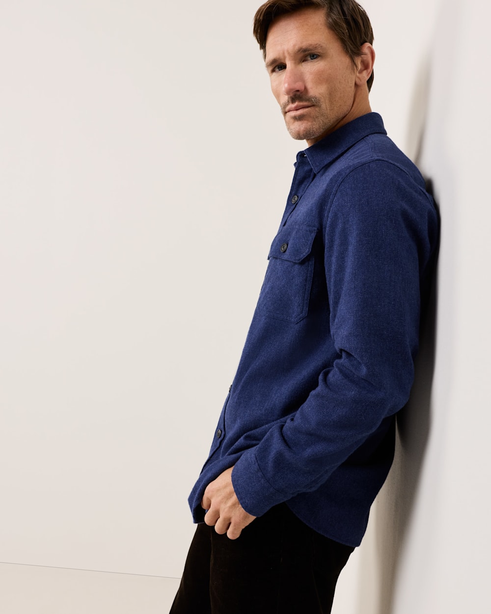ALTERNATE VIEW OF MEN'S BURNSIDE COTTON FLANNEL SHIRT IN NAVY DONEGAL HEATHER image number 5