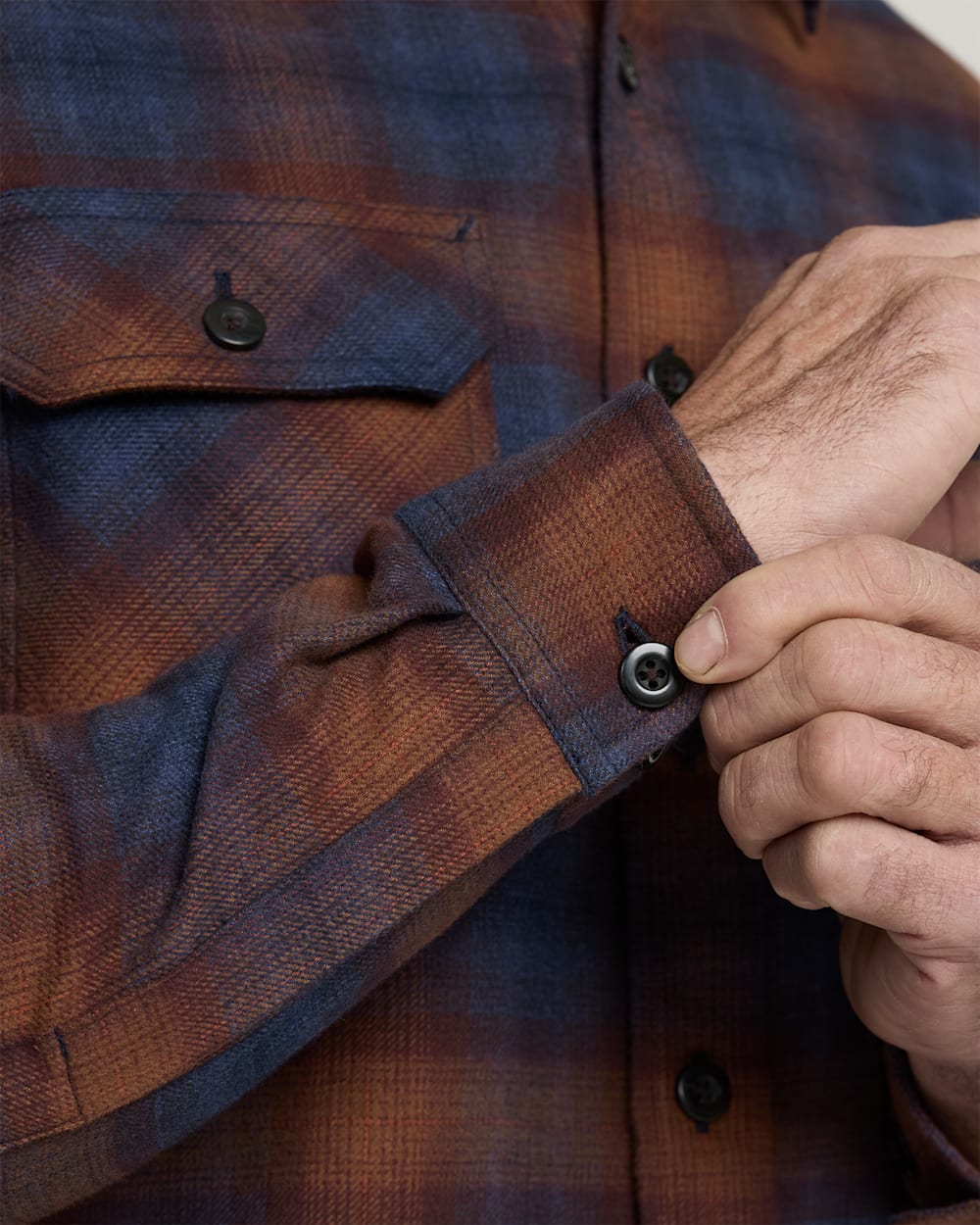 ALTERNATE VIEW OF MEN'S PLAID BURNSIDE COTTON FLANNEL SHIRT IN NAVY/BRICK PLAID image number 5